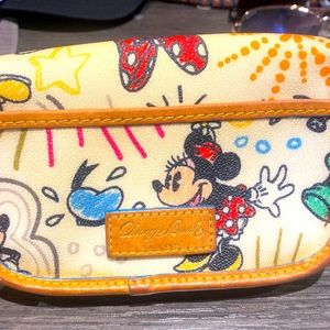 COPY - Disney dooney and bourke wristlet
